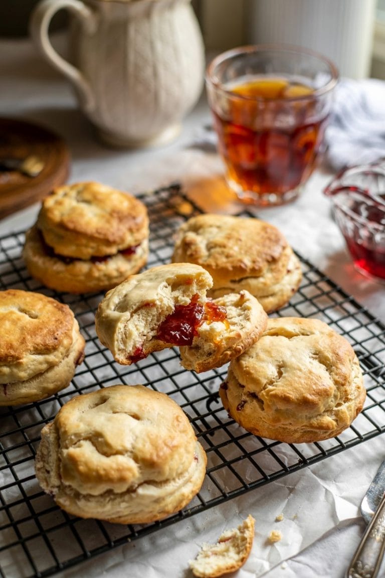 Tea-Time Vegan Scones Like the 1910s—Flaky, Light, and Dairy-Free