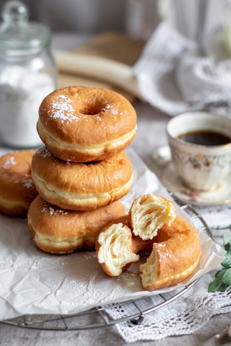 Classic Vegan Donuts the 1920s Would Be Proud Of